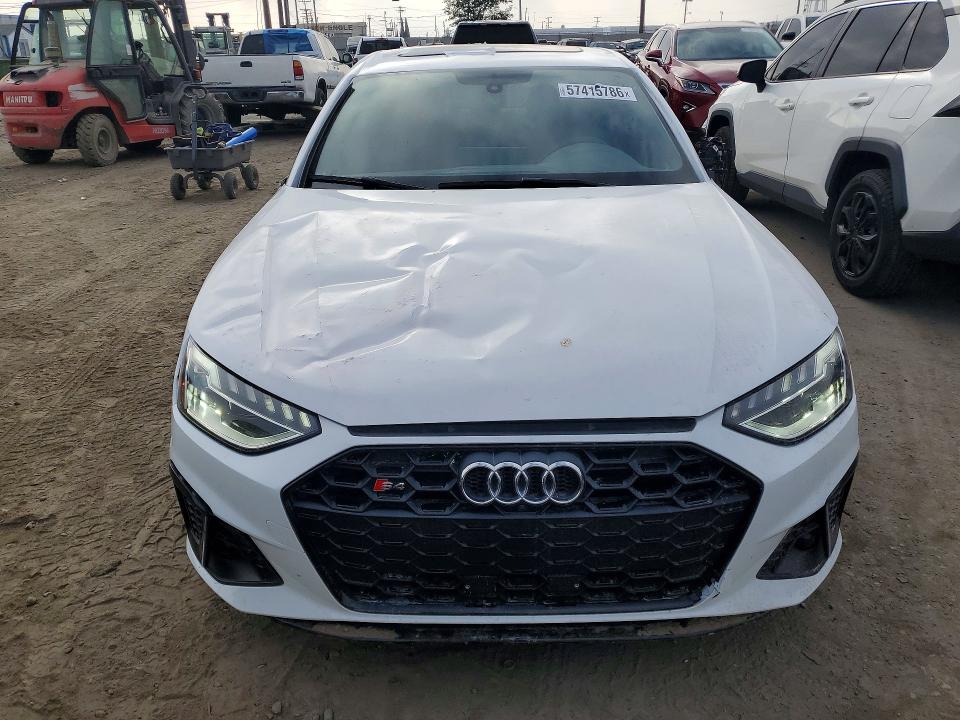 57415786 :رقم المزاد ، WAUB4AF45MA006953 vin ، 2021 Audi S4 مزاد بيع