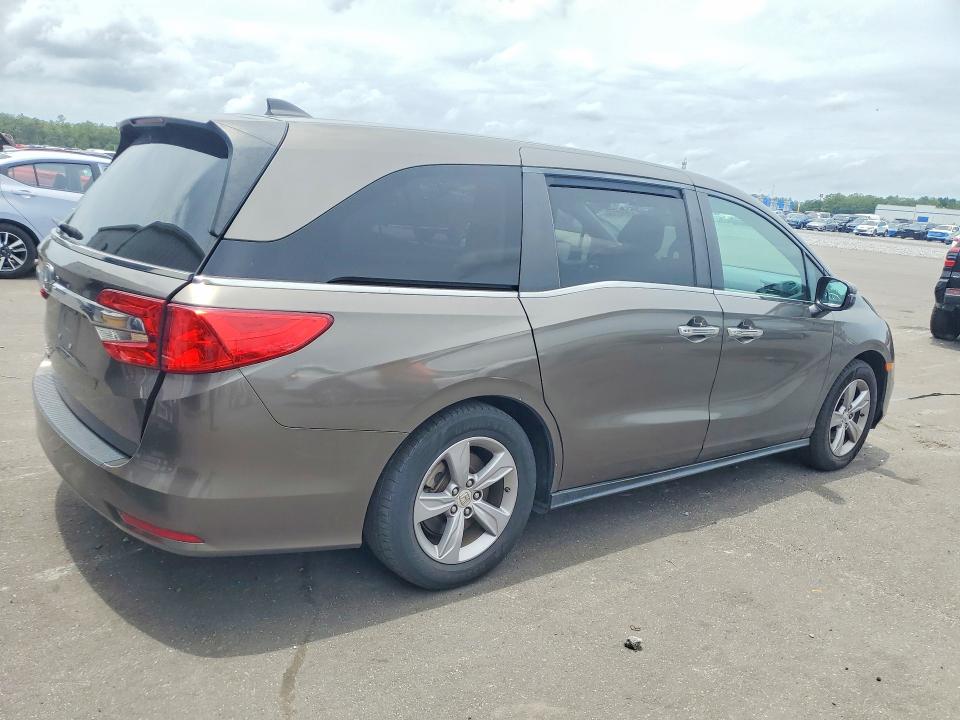 57612156 :رقم المزاد ، 5FNRL6H55JB069626 vin ، 2018 Honda Odyssey مزاد بيع