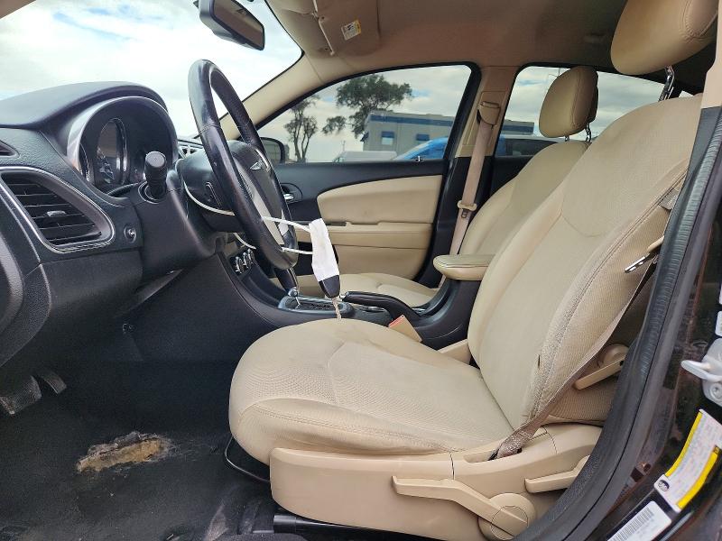 58834026 :رقم المزاد ، 1C3CCBBB4DN592904 vin ، 2013 Chrysler 200 مزاد بيع