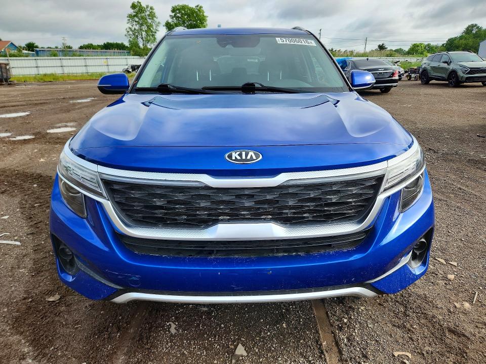 2021 Kia Seltos მანქანა იყიდება აუქციონზე, vin: KNDEUCAA5M7185825, აუქციონის ნომერი: 57006016