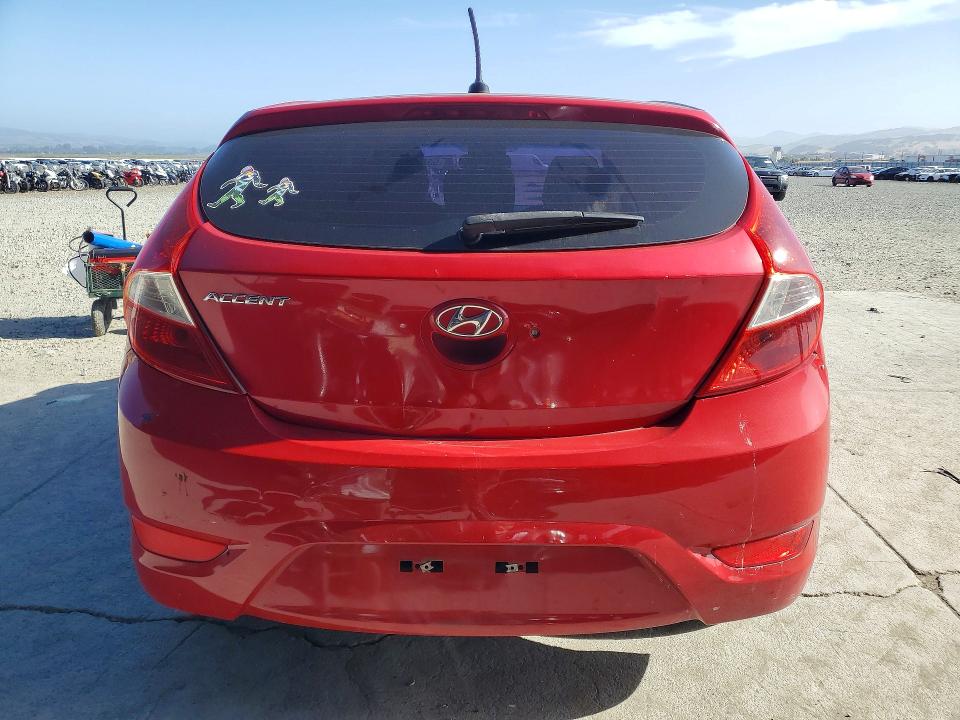 55813616 :رقم المزاد ، KMHCT5AE6FU213205 vin ، 2015 Hyundai Accent مزاد بيع