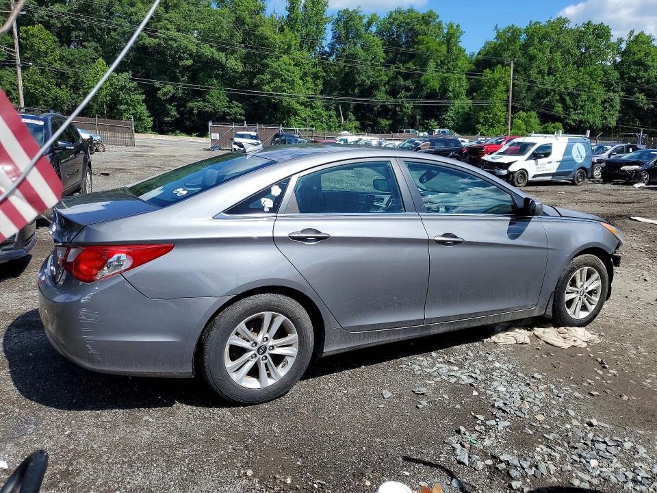 57052956 :رقم المزاد ، 5NPEB4AC3DH519407 vin ، 2013 Hyundai Sonata مزاد بيع