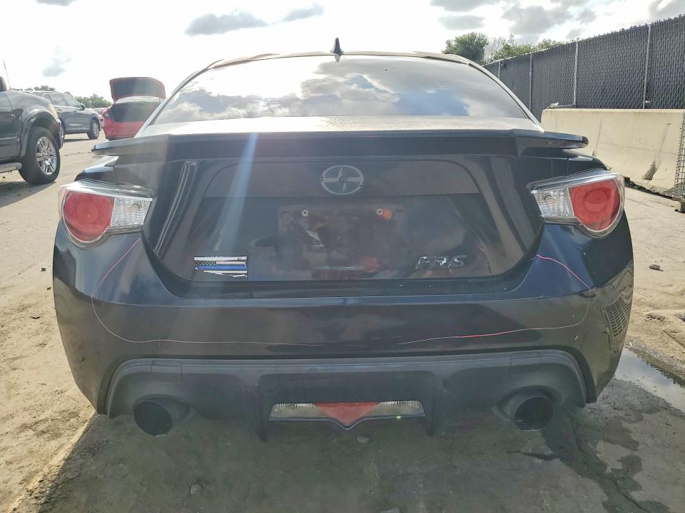 58421946 :رقم المزاد ، JF1ZNAA13F9700059 vin ، 2015 Scion Fr-s مزاد بيع