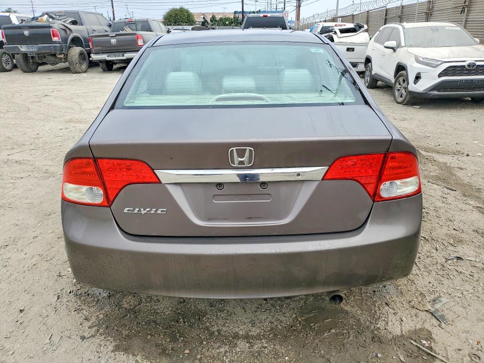 56069996 :رقم المزاد ، 19XFA1F54BE013067 vin ، 2011 Honda Civic مزاد بيع