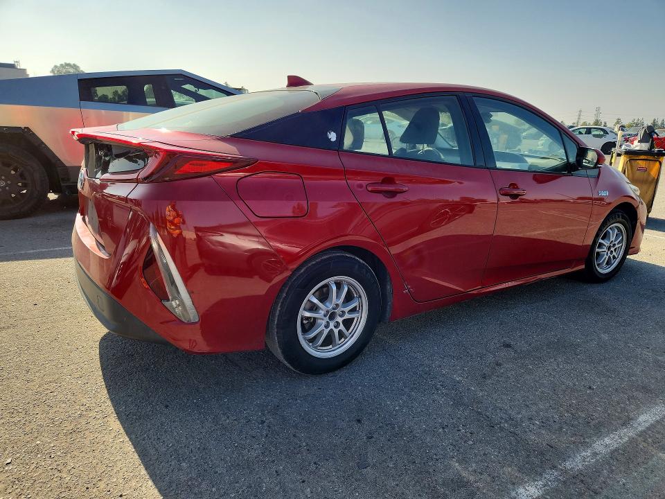 57994046 :رقم المزاد ، JTDKARFP9H3000569 vin ، 2017 Toyota Prius Prime مزاد بيع