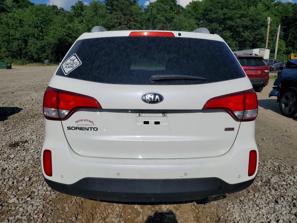 56960686 :رقم المزاد ، 5XYKT4A79FG585599 vin ، 2015 Kia Sorento مزاد بيع