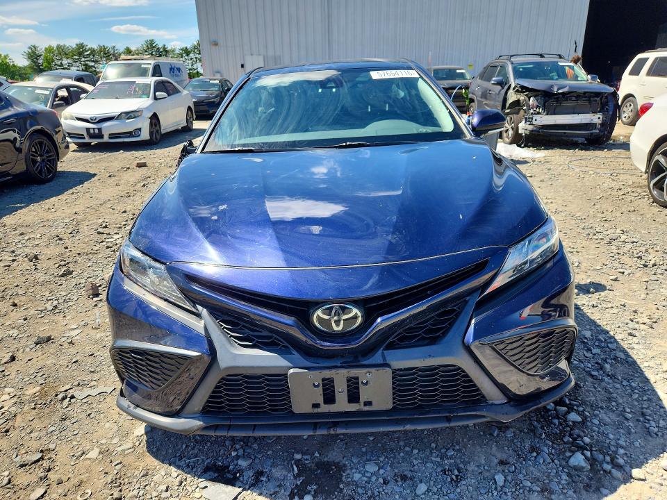 2021 Toyota Camry მანქანა იყიდება აუქციონზე, vin: 4T1G11AK1MU608072, აუქციონის ნომერი: 57654116