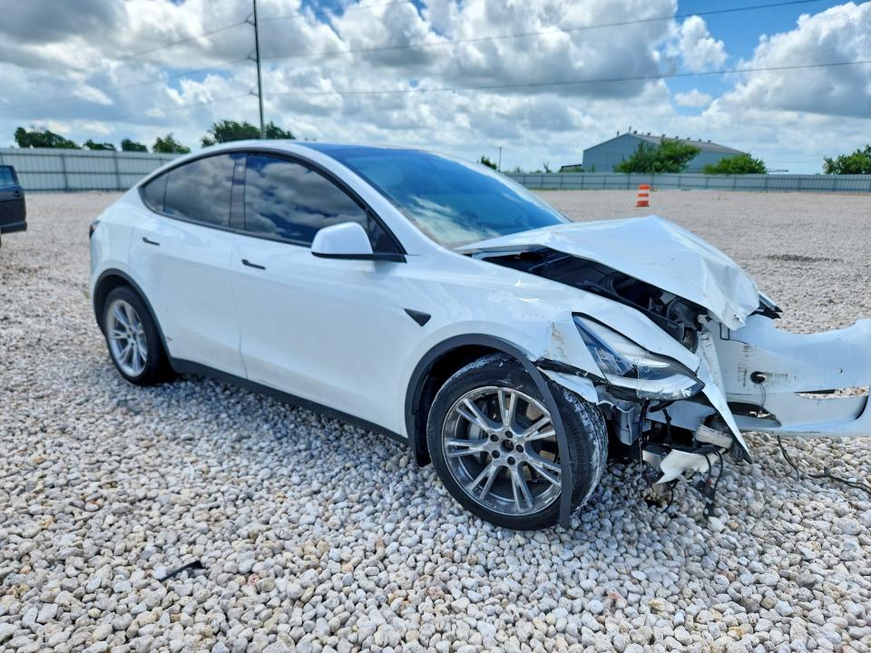 56846366 :رقم المزاد ، 5YJYGDEE8MF303982 vin ، 2021 Tesla Model Y مزاد بيع