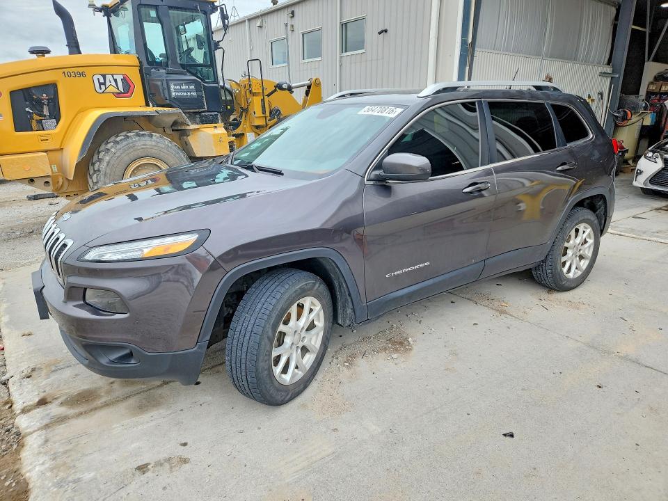 56470816 :رقم المزاد ، 1C4PJMCS8FW774048 vin ، 2015 Jeep Cherokee مزاد بيع