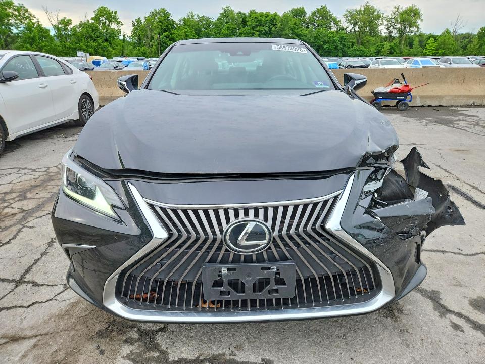 Продажа на аукционе авто 2019 Lexus Es, vin: 58ABZ1B15KU049513, номер лота: 58573926