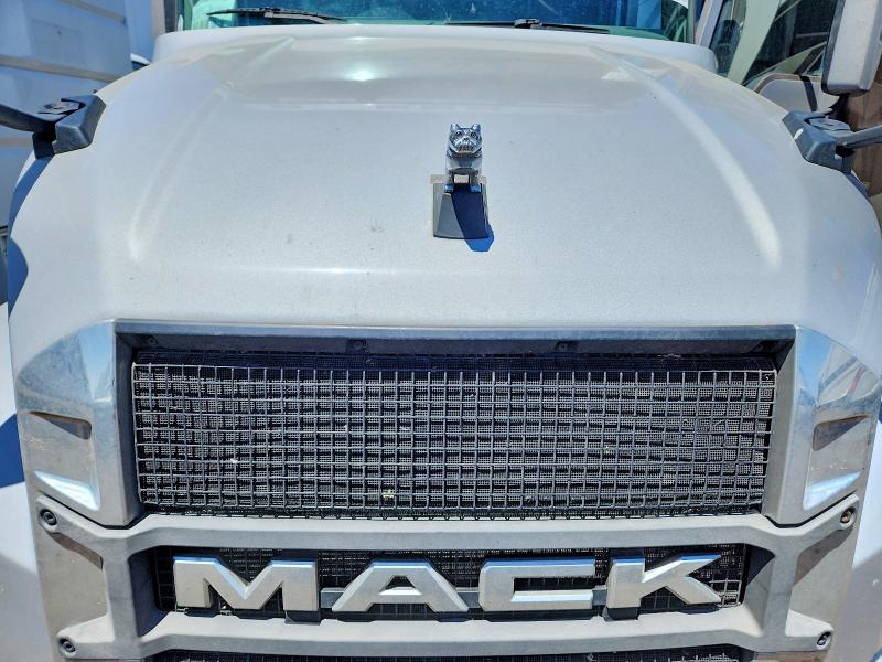 2020 Mack Anthem მანქანა იყიდება აუქციონზე, vin: 1M1AN4GY0LM011988, აუქციონის ნომერი: 57955706