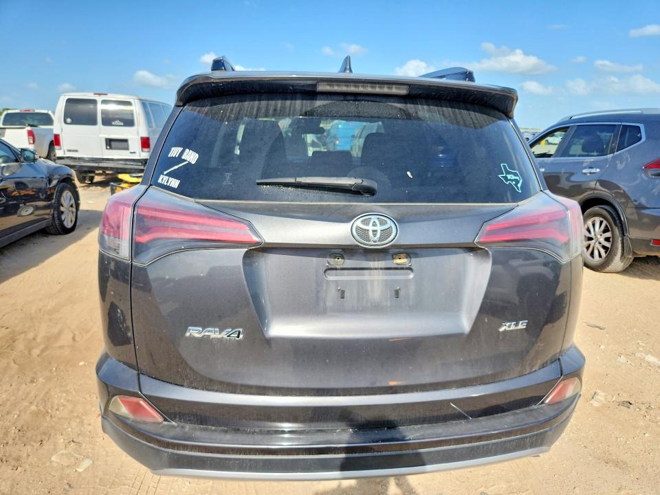 58220506 :رقم المزاد ، JTMWFREV0JJ162112 vin ، 2018 Toyota Rav4 مزاد بيع