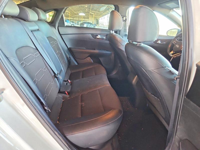 2020 Kia Forte მანქანა იყიდება აუქციონზე, vin: 3KPF34AD4LE248726, აუქციონის ნომერი: 58439526