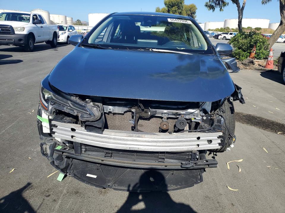 55422996 :رقم المزاد ، JTDEAMDE9NJ042572 vin ، 2022 Toyota Corolla مزاد بيع