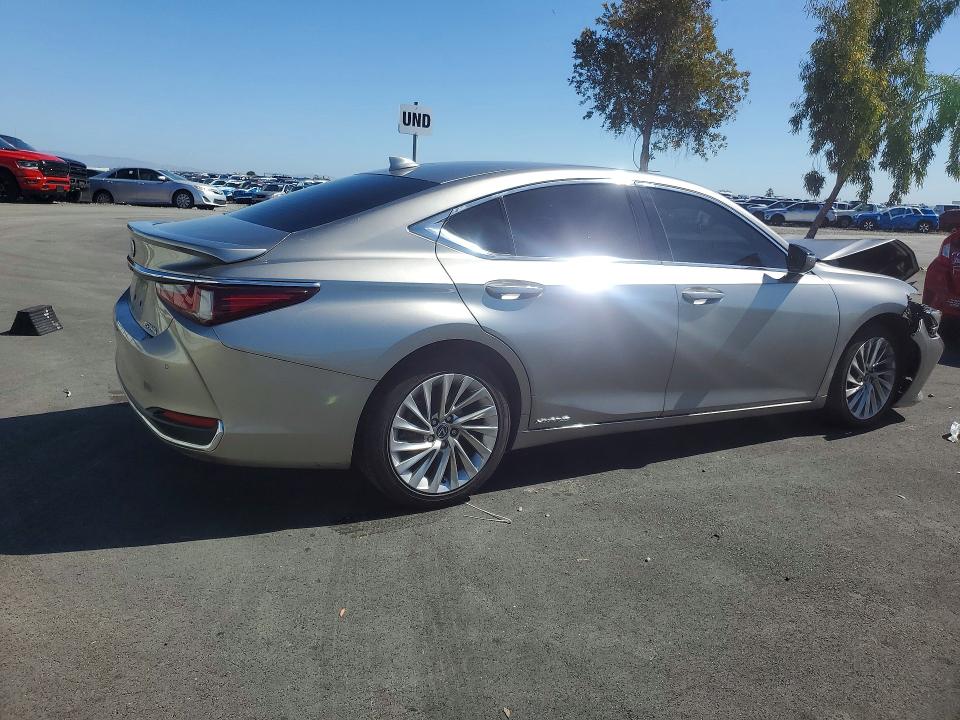 55789646 :رقم المزاد ، 58AB21B14KU004230 vin ، 2019 Lexus Es مزاد بيع