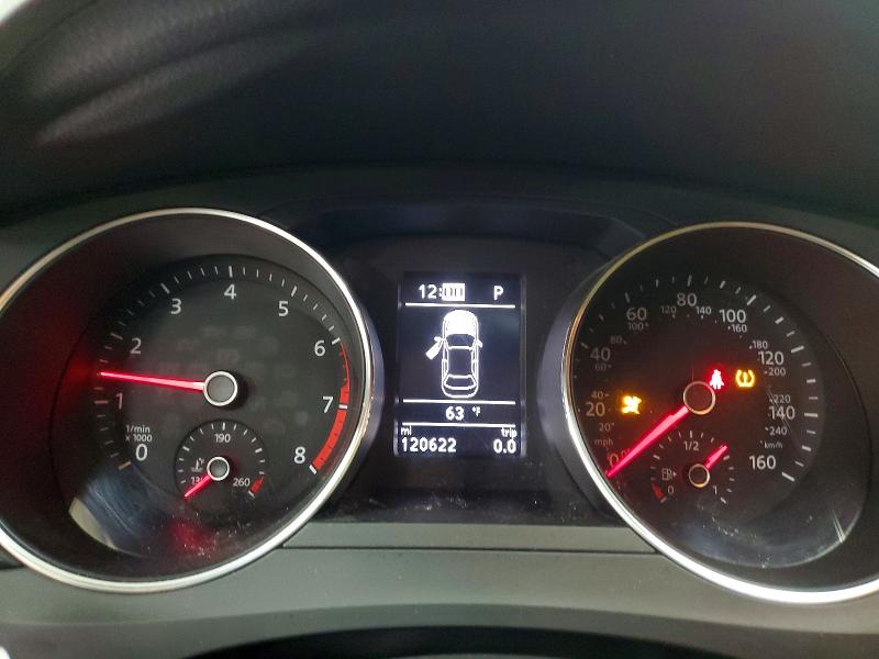 57141636 :رقم المزاد ، 3VWDB7AJ5HM327124 vin ، 2017 Volkswagen Jetta مزاد بيع