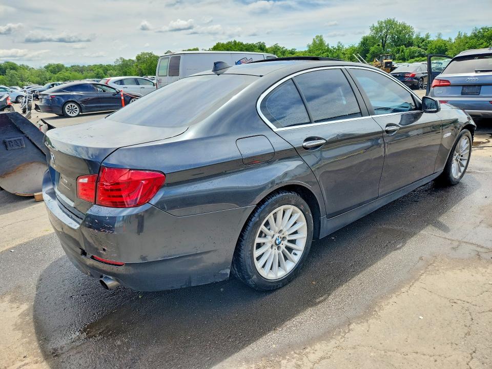 2011 Bmw 535 მანქანა იყიდება აუქციონზე, vin: WBAFR7C53BC601689, აუქციონის ნომერი: 57735406