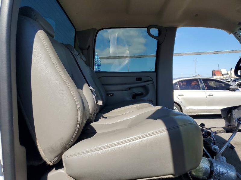 Продажа на аукционе авто 2004 Chevrolet Silverado, vin: 1GCGK23U94F143325, номер лота: 58117426