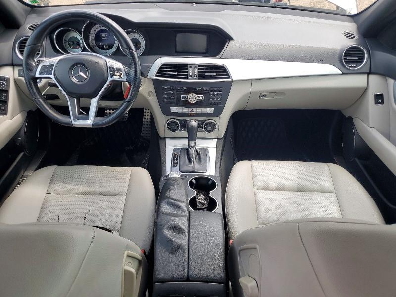 2014 Mercedes-benz C მანქანა იყიდება აუქციონზე, vin: WDDGF4HB9EA946230, აუქციონის ნომერი: 55648156