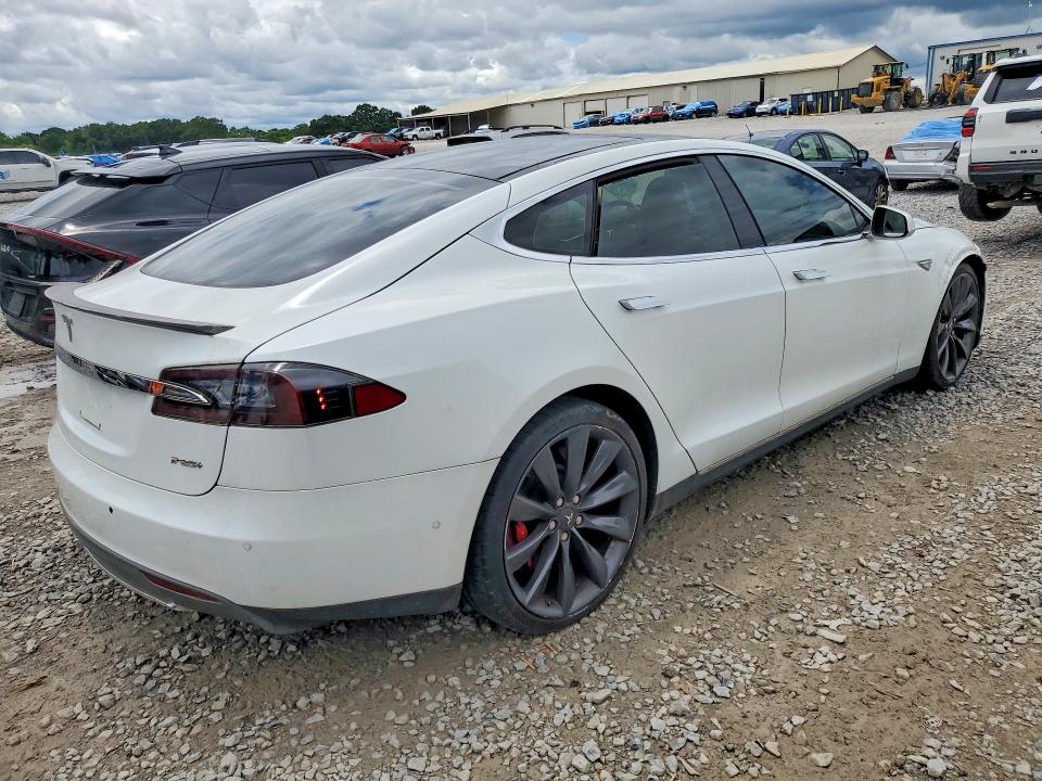 57861356 :رقم المزاد ، 5YJSA1H16EFP57440 vin ، 2014 Tesla Model S مزاد بيع