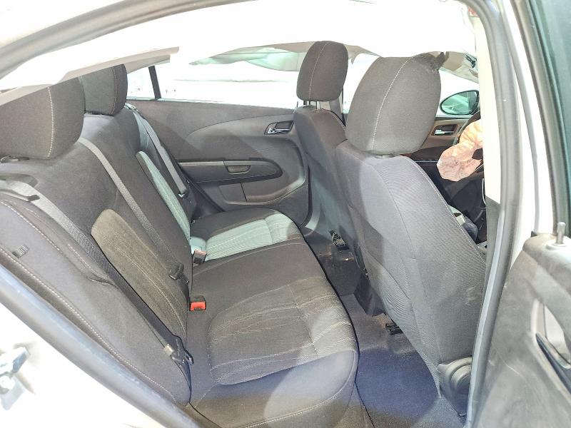 56026606 :رقم المزاد ، 1G1JC5SH9F4175739 vin ، 2015 Chevrolet Sonic مزاد بيع