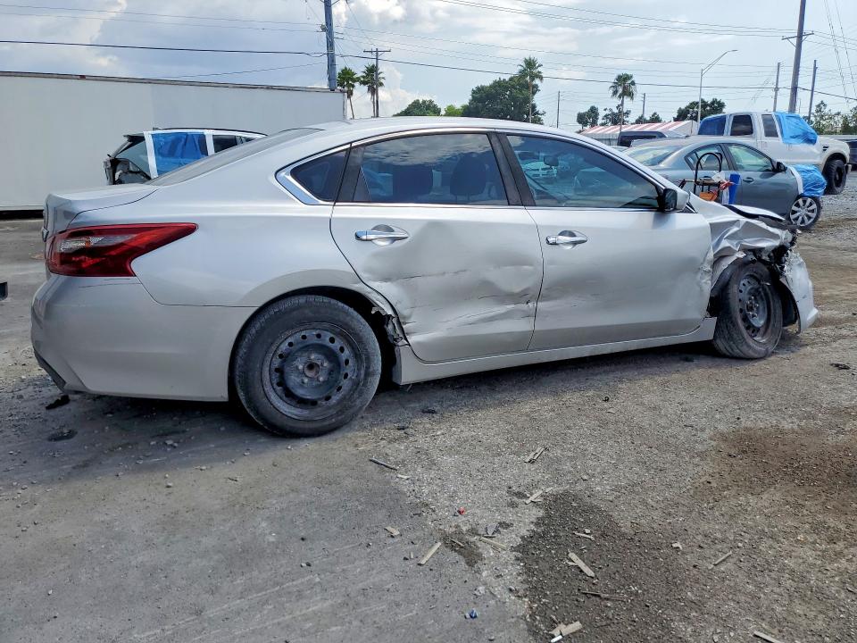 79134305 :رقم المزاد ، 1N4AL3AP4JC138588 vin ، 2018 Nissan Altima مزاد بيع