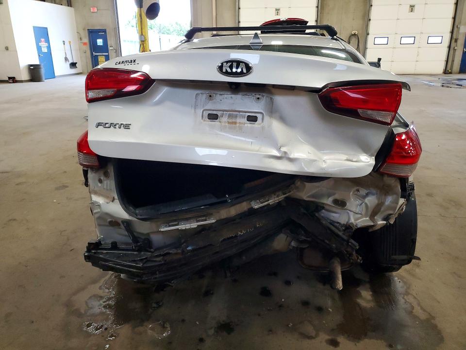 2018 Kia Forte მანქანა იყიდება აუქციონზე, vin: 3KPFL4A77JE230700, აუქციონის ნომერი: 58014036