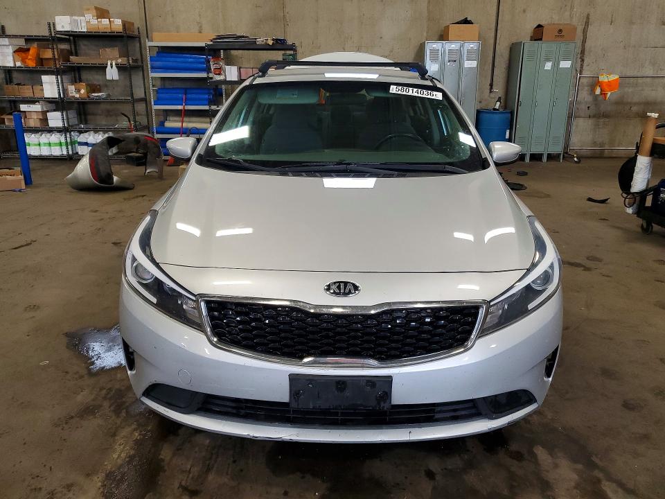 2018 Kia Forte მანქანა იყიდება აუქციონზე, vin: 3KPFL4A77JE230700, აუქციონის ნომერი: 58014036