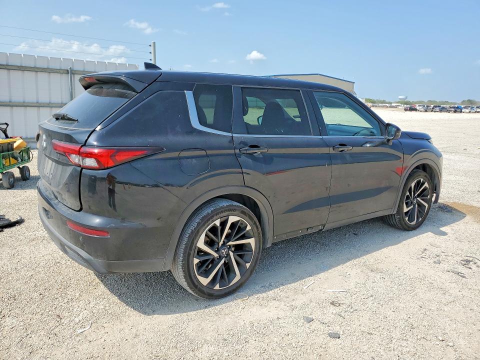 58703896 :رقم المزاد ، JA4J3TA85NZ015737 vin ، 2022 Mitsubishi Outlander مزاد بيع