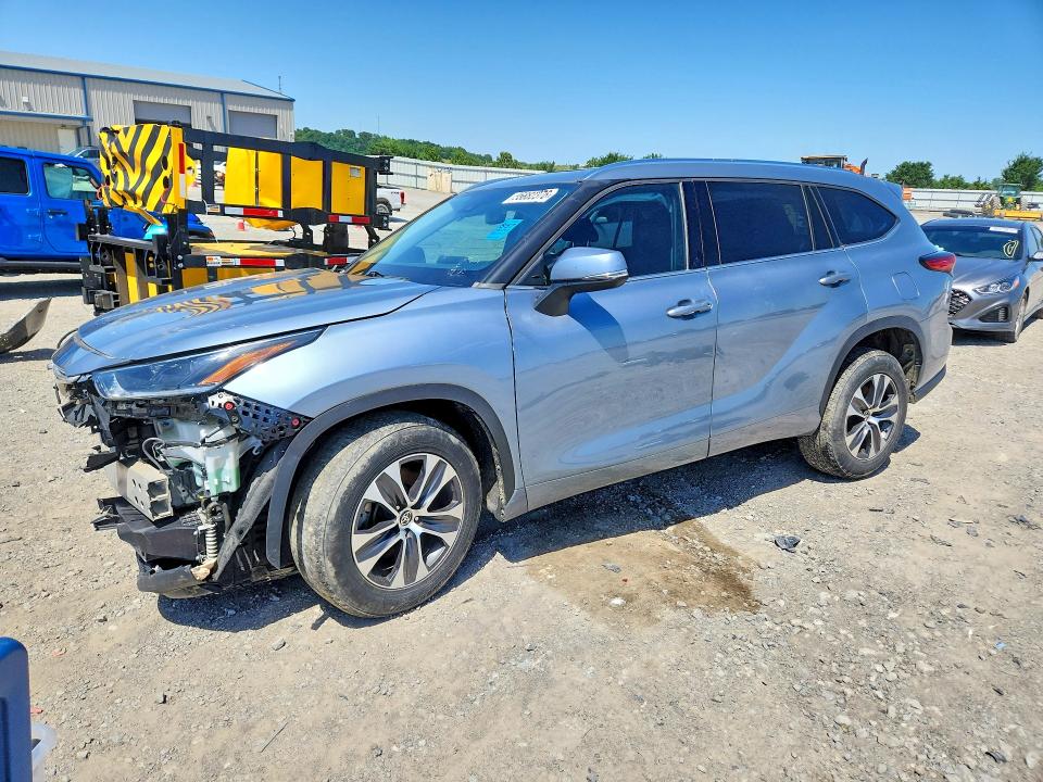 2021 Toyota Highlander მანქანა იყიდება აუქციონზე, vin: 5TDGZRAH7MS074175, აუქციონის ნომერი: 55882376