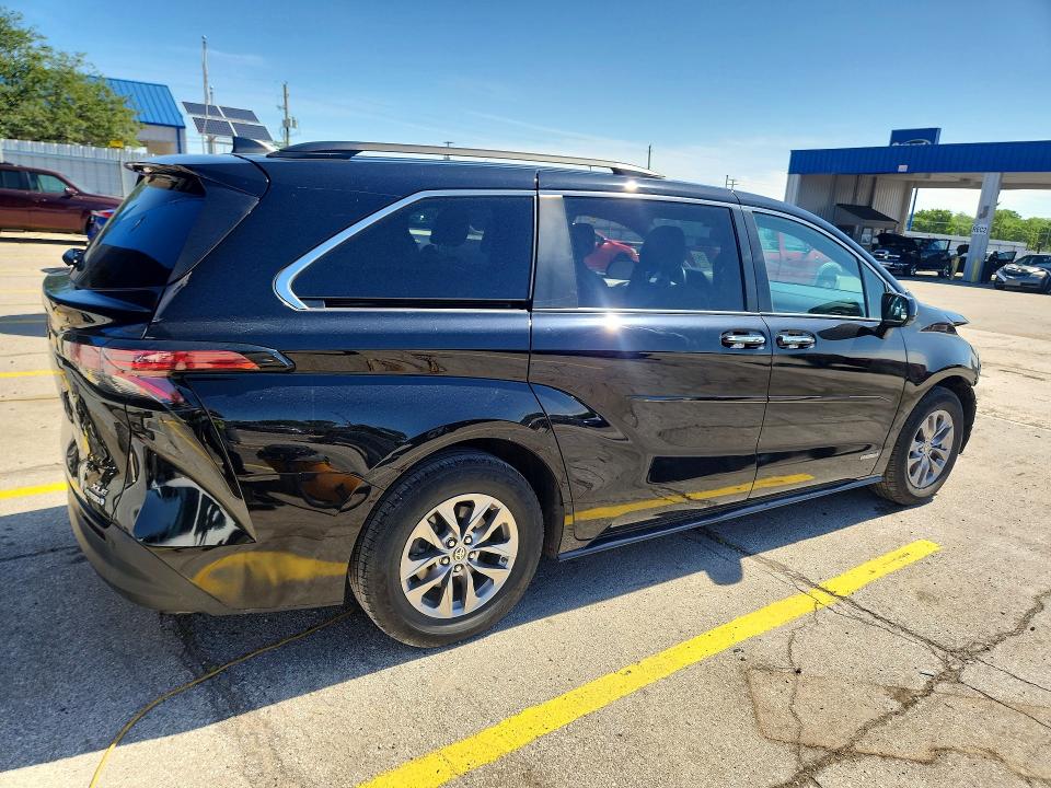 56517766 :رقم المزاد ، 5TDJRKEC6MS025660 vin ، 2021 Toyota Sienna مزاد بيع