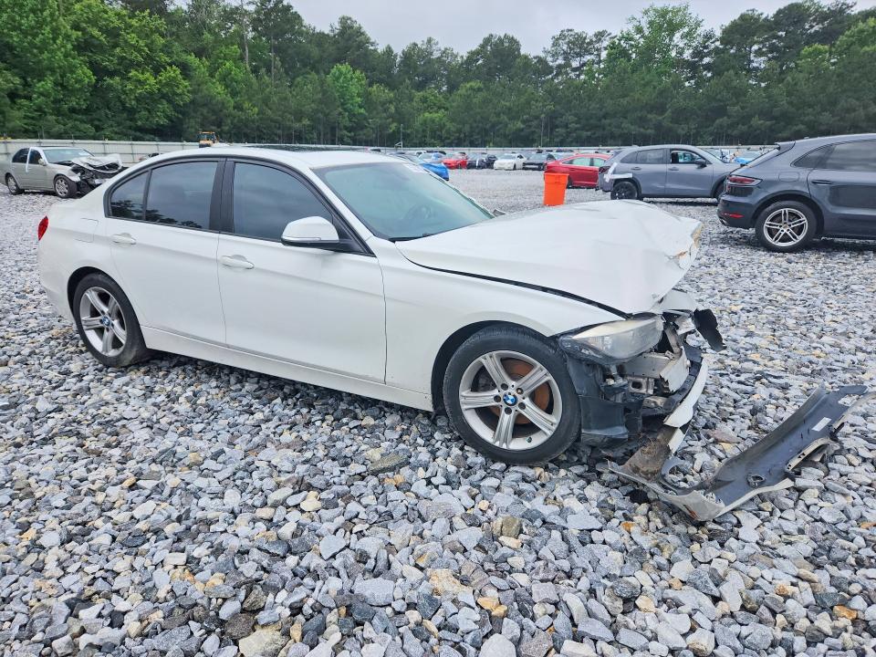55357026 :رقم المزاد ، WBA3B1G50ENS79052 vin ، 2014 Bmw 320 مزاد بيع