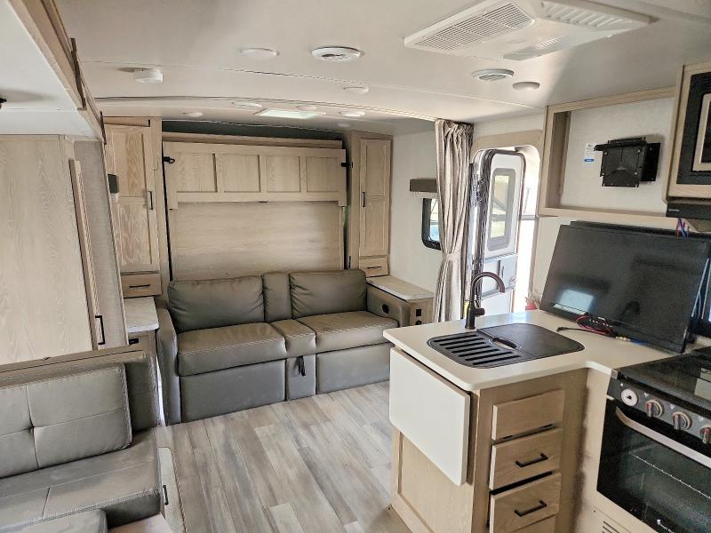 57199426 :رقم المزاد ، 4X4TFLW29PD455772 vin ، 2023 Forest River Flagstaff Micro Lite مزاد بيع