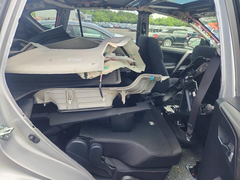 57467046 :رقم المزاد ، JTMRFREV0JD235295 vin ، 2018 Toyota Rav4 مزاد بيع