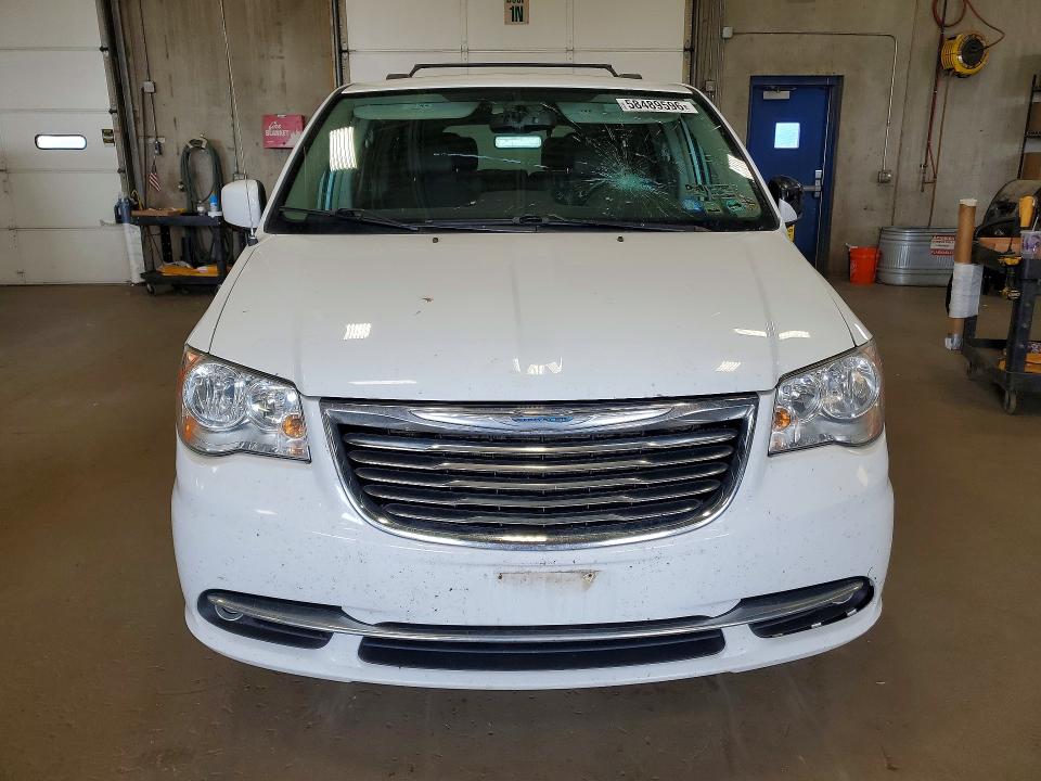 58489596 :رقم المزاد ، 2C4RC1BG3FR534333 vin ، 2015 Chrysler Town & Country مزاد بيع