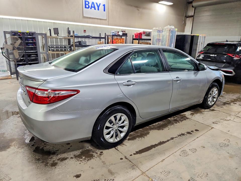 2017 Toyota Camry მანქანა იყიდება აუქციონზე, vin: 4T1BF1FK1HU720994, აუქციონის ნომერი: 56586166