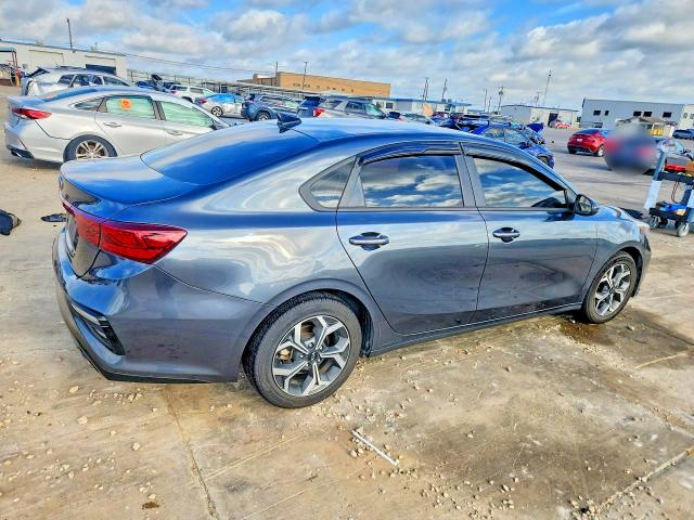2021 Kia Forte მანქანა იყიდება აუქციონზე, vin: 3KPF24AD8ME330804, აუქციონის ნომერი: 56959396