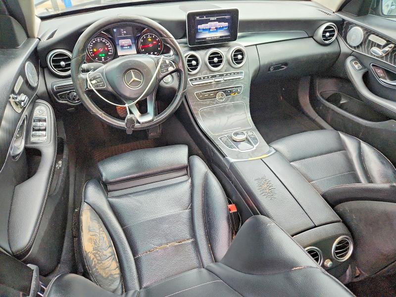 56848446 :رقم المزاد ، 55SWF4KB0HU182437 vin ، 2017 Mercedes-benz C مزاد بيع