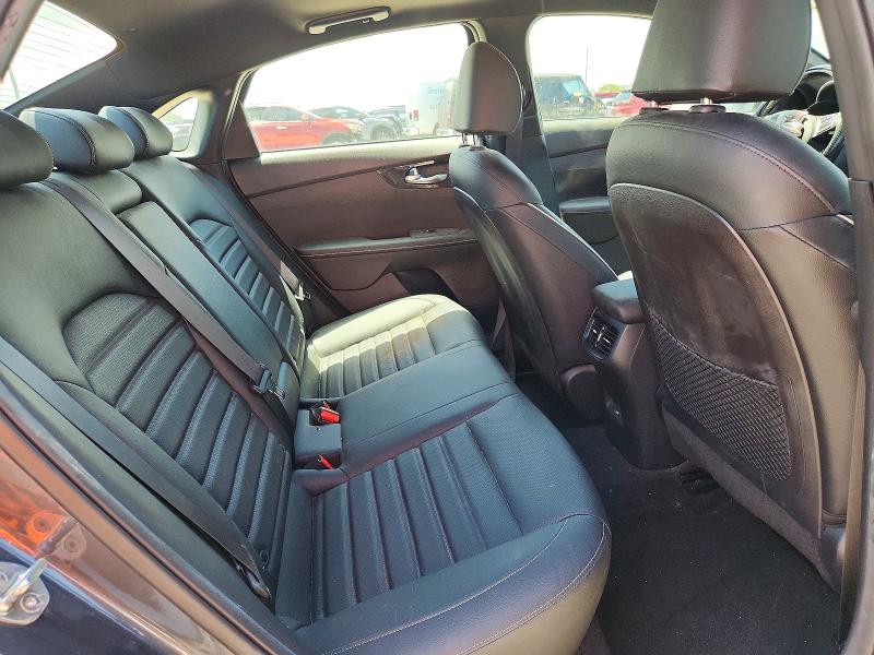 85459705 :رقم المزاد ، 3KPF54AD0NE427424 vin ، 2022 Kia Forte مزاد بيع