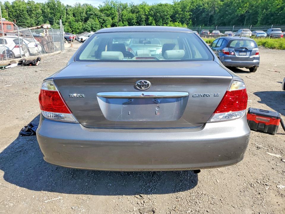 55967776 :رقم المزاد ، 4T1BE30KX5U964145 vin ، 2005 Toyota Camry مزاد بيع