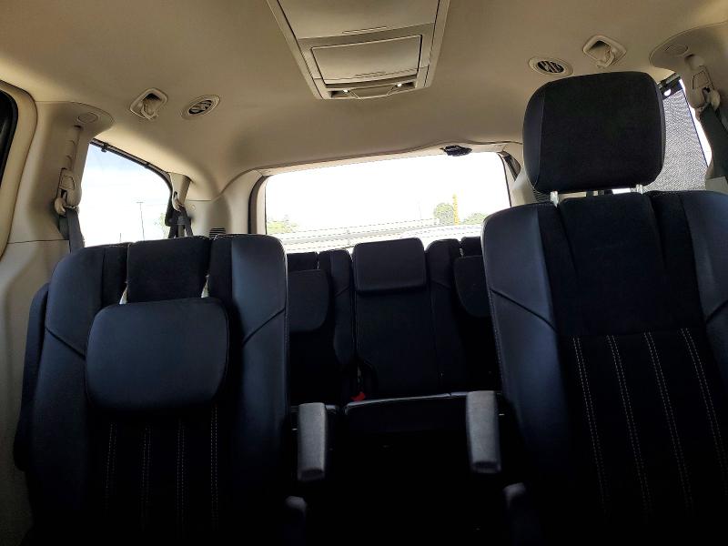 55639576 :رقم المزاد ، 2C4RC1JG9FR741892 vin ، 2015 Chrysler Town & Country مزاد بيع