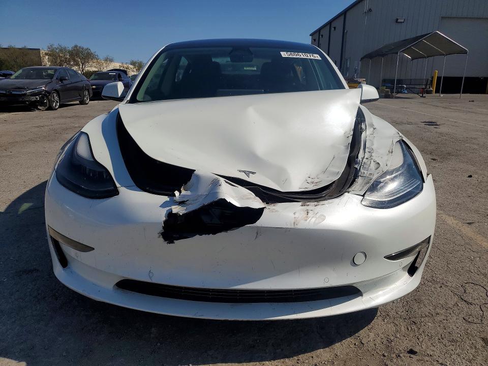 58061076 :رقم المزاد ، 5YJ3E1EB8NF169142 vin ، 2022 Tesla Model 3 مزاد بيع