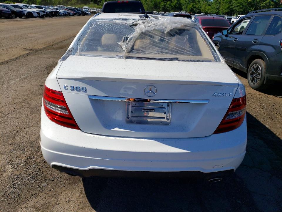 2013 Mercedes-benz C მანქანა იყიდება აუქციონზე, vin: WDDGF8AB2DG136581, აუქციონის ნომერი: 56337136