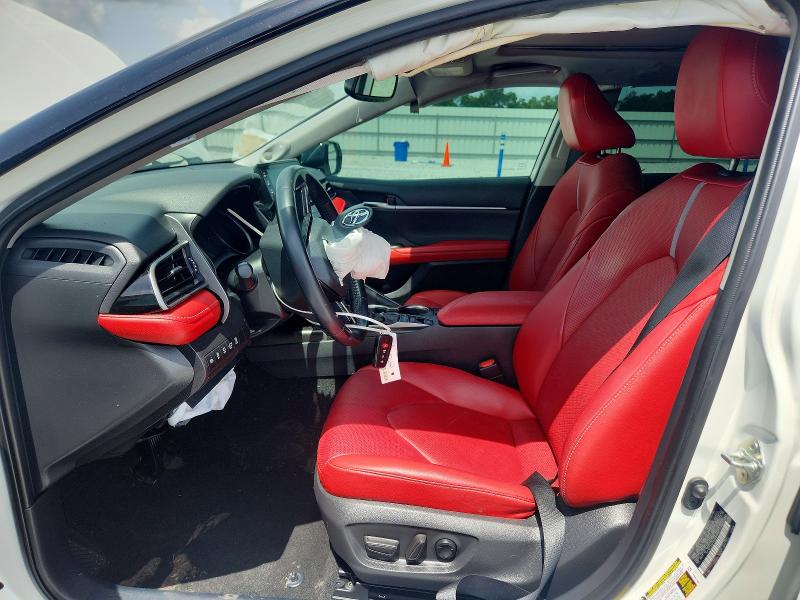 58586466 :رقم المزاد ، 4T1KZ1AK7NU063953 vin ، 2022 Toyota Camry مزاد بيع