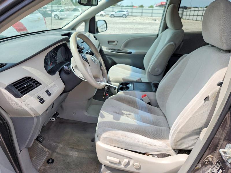 55563716 :رقم المزاد ، 5TDKK3DC4DS381203 vin ، 2013 Toyota Sienna مزاد بيع