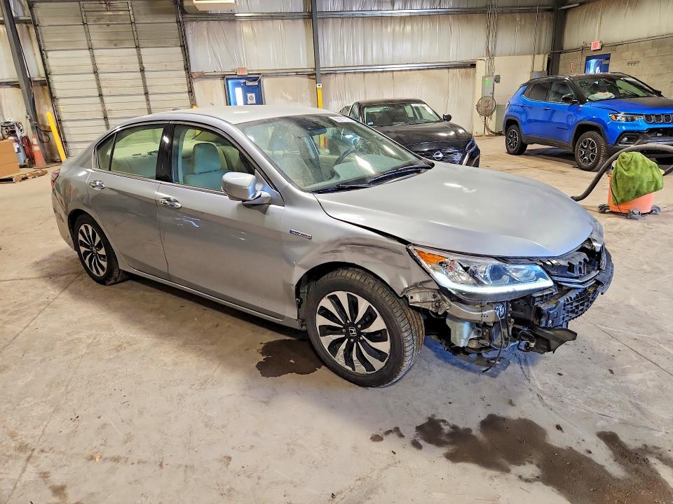 Продаж на аукціоні авто 2017 Honda Accord, vin: JHMCR6F38HC019122, номер лоту: 55911576