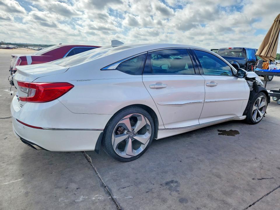 Auction sale of the 2018 Honda Accord, vin: 1HGCV2F93JA035984, lot number: 56682386