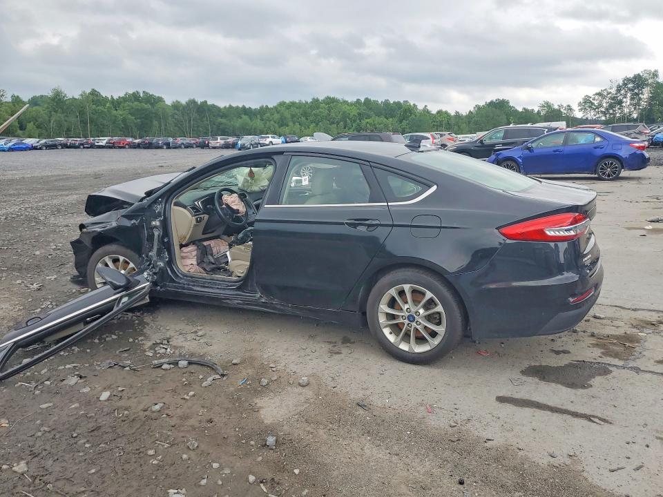 57209516 :رقم المزاد ، 3FA6P0HD7KR218491 vin ، 2019 Ford Fusion مزاد بيع