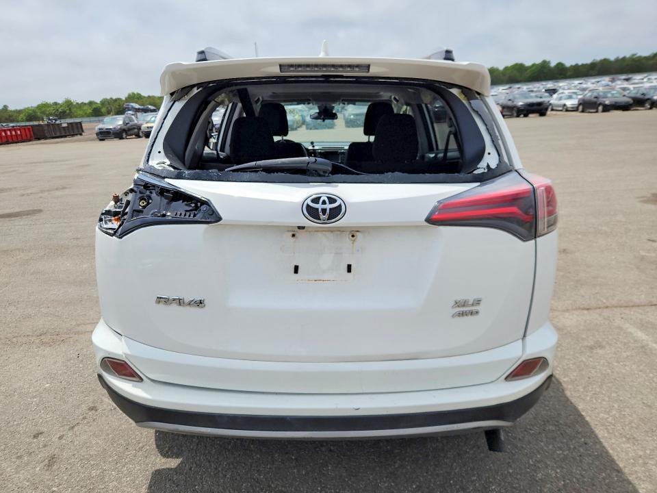 56765136 :رقم المزاد ، JTMRFREV7HJ106627 vin ، 2017 Toyota Rav4 مزاد بيع