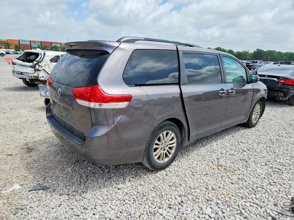56685006 :رقم المزاد ، 5TDYK3DC8CS259677 vin ، 2012 Toyota Sienna مزاد بيع